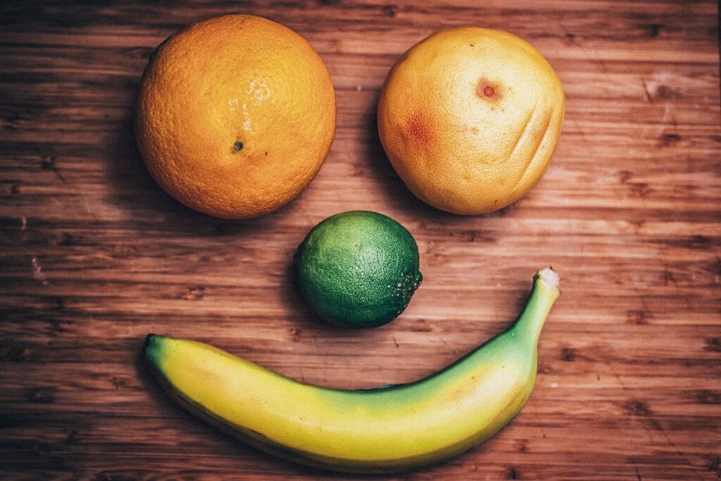 Happy fruit faces to brighten your day!
